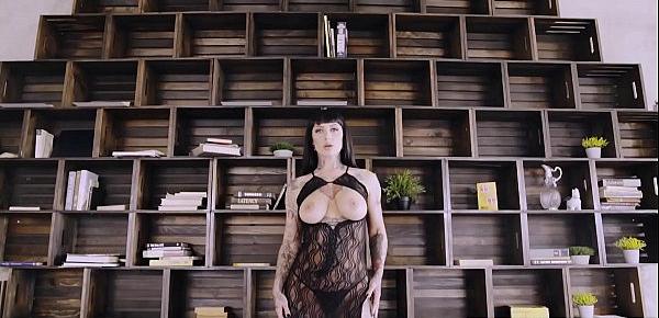  PORNFIDELITY Jessie Lee Displays Mating Behavior in Public